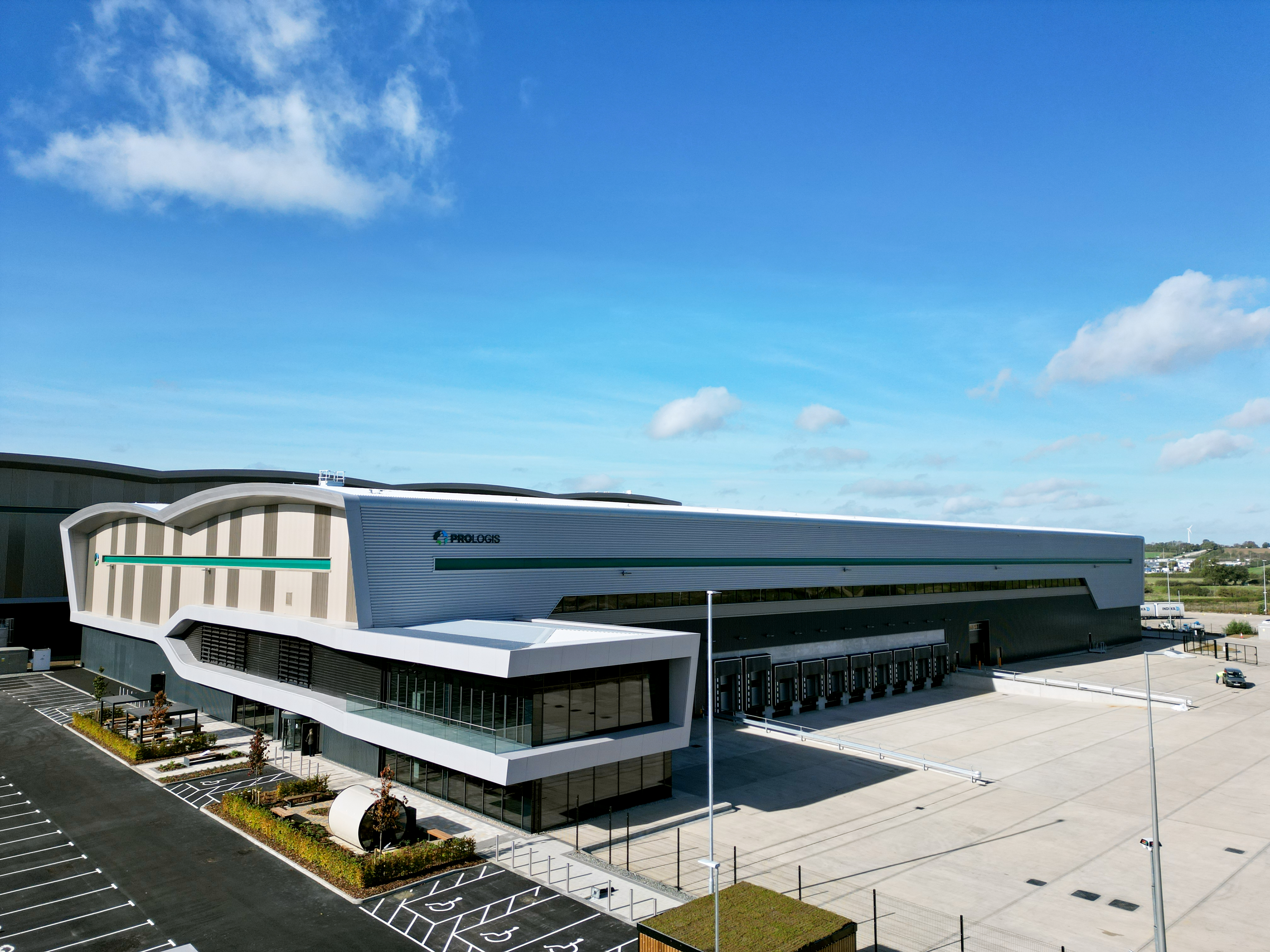 Prologis UK Reaches 100 Sustainable Logistics Facilities with Planet Mark