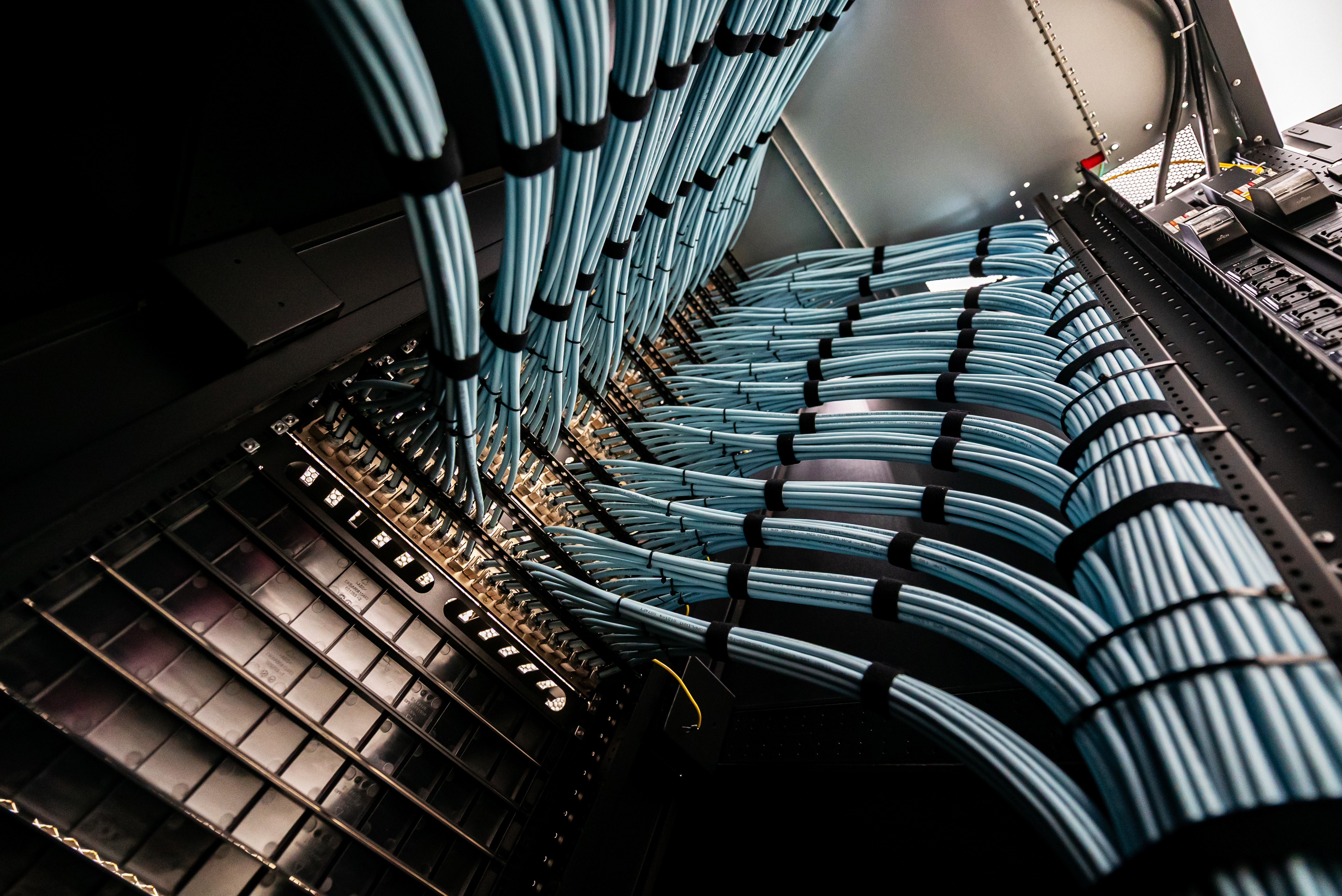 UK data centre emissions projections spark concerns over industrial grid capacity