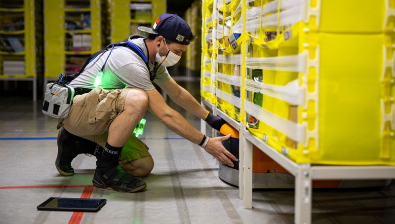 Amazon Reports 0.4% Drop in Emissions Despite Sales Growth, Highlights Efforts in Decarbonization and Renewable Energy - Vimarsana News