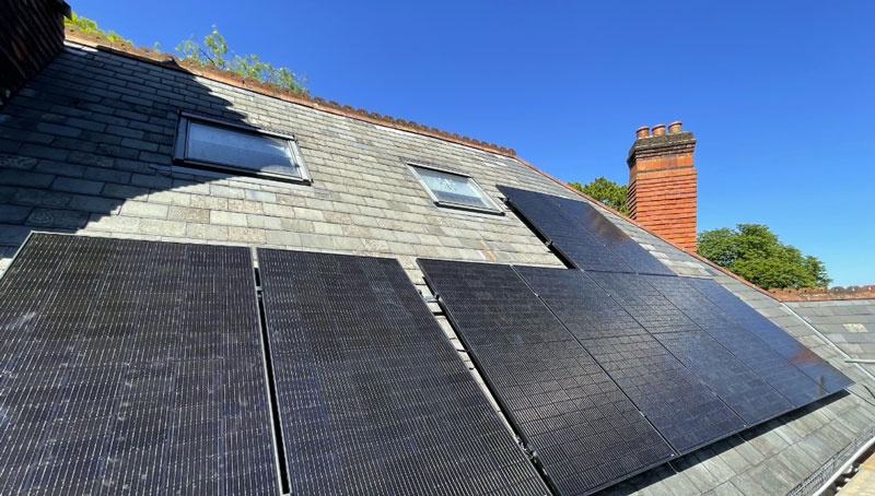 Brits fitting solar and heat pumps as Government prepares to scale back bills support - Vimarsana News