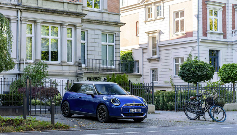 BMW's Investment in EVs at Mini Factory Safeguards 4,500 Jobs in Oxfordshire - Vimarsana News