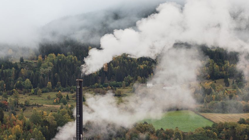 A self-powered CO2 monitoring system